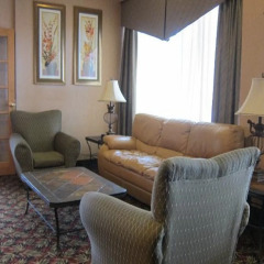 Отель Four Points by Sheraton Toronto Airport East Канада, Торонто - отзывы, цены и фото номеров - забронировать отель Four Points by Sheraton Toronto Airport East онлайн комната для гостей фото 4