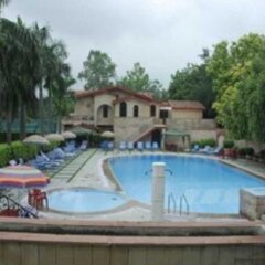 Отель Ashok Country Resort бассейн фото 3