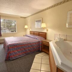 Отель Days Inn Columbus North Колумбус спа