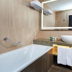 Отель Hilton London Tower Bridge 4* Номер Делюкс с различными типами кроватей фото 7