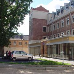 Toss Hotel парковка