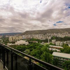 Апартаменты Hosthub - 2BR Super view Apartment Тбилиси балкон