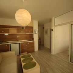 Апартаменты Menada Rainbow Apartments Солнечный берег комната для гостей фото 5