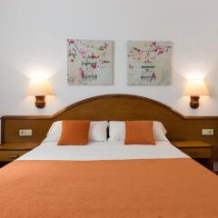 Отель Hostal Menurka Испания, Сьюдадела - отзывы, цены и фото номеров - забронировать отель Hostal Menurka онлайн комната для гостей фото 3