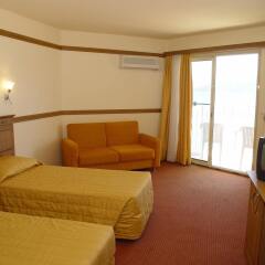Caprice Beach Hotel комната для гостей