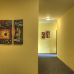Отель Neon Guest Rooms Болгария, Шумен - отзывы, цены и фото номеров - забронировать отель Neon Guest Rooms онлайн интерьер отеля