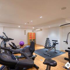 New Square Patong Hotel фитнесс-зал фото 4