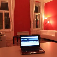 Отель Adam&Eva Hostel Prague Чехия, Прага - отзывы, цены и фото номеров - забронировать отель Adam&Eva Hostel Prague онлайн вестибюль