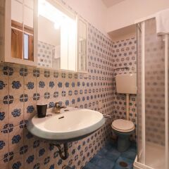Отель Amazing View to Pitti Palace 3BD Apt ванная фото 2