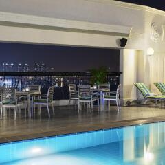 Renaissance Riverside Hotel Saigon бассейн фото 2