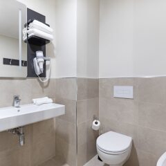 Отель B&B Hotel Roma Pietralata Италия, Рим - отзывы, цены и фото номеров - забронировать отель B&B Hotel Roma Pietralata онлайн ванная фото 2
