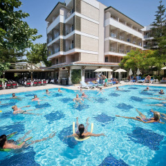 Отель Trendy Side Beach - All Inclusive - Adults Only с домашними животными