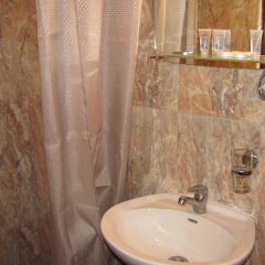 Отель Lucky Hostel Грузия, Тбилиси - отзывы, цены и фото номеров - забронировать отель Lucky Hostel онлайн ванная