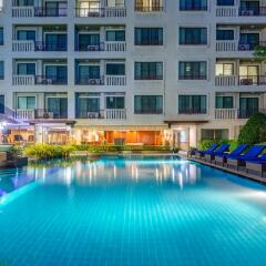 Отель Lasalle Suites & Spa бассейн