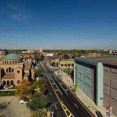 Отель Hampton Inn & Suites Columbus - Downtown балкон