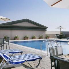 Отель Golden Tulip Al Barsha бассейн фото 2