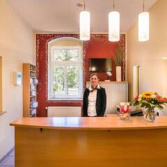 Отель Novum Hotel Bonhoefferplatz Dresden Германия, Дрезден - 2 отзыва об отеле, цены и фото номеров - забронировать отель Novum Hotel Bonhoefferplatz Dresden онлайн интерьер отеля фото 2