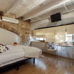 Апартаменты AinB Picasso Corders Apartments комната для гостей фото 11
