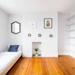 Отель 5 Bedroom House in Clerkenwell Лондон комната для гостей фото 5