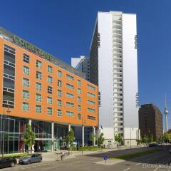 Отель Courtyard by Marriott Berlin City Center парковка