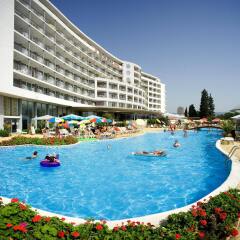 Отель Neptun Beach Болгария, Солнечный берег - отзывы, цены и фото номеров - забронировать отель Neptun Beach онлайн бассейн фото 3