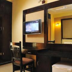 Отель Grand Plaza Индия, Нью-Дели - отзывы, цены и фото номеров - забронировать отель Grand Plaza онлайн удобства в номере фото 2