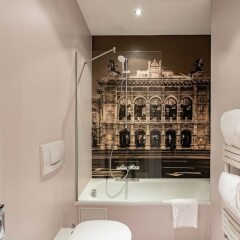 Отель Starlight Suiten Hotel Renngasse Австрия, Вена - 4 отзыва об отеле, цены и фото номеров - забронировать отель Starlight Suiten Hotel Renngasse онлайн ванная