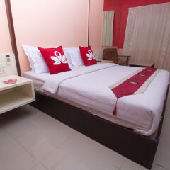 Отель Zen Rooms Surasak 2 Бангкок комната для гостей