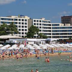 Отель Globus - Half Board Болгария, Солнечный берег - отзывы, цены и фото номеров - забронировать отель Globus - Half Board онлайн пляж