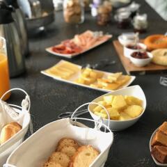 Отель Praia de Santos - Exclusive Guest House Португалия, Понта-Делгада - отзывы, цены и фото номеров - забронировать отель Praia de Santos - Exclusive Guest House онлайн питание фото 3