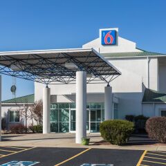 Отель Motel 6 Dale парковка