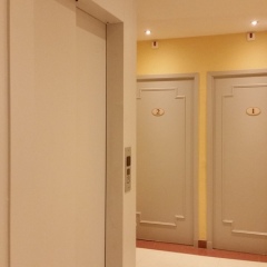 Hotel les Cigales сейф в номере
