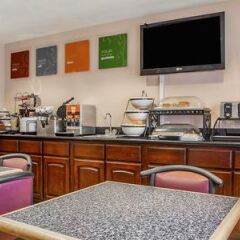 Отель Comfort Inn Monterey Park Монтерей-Парк гостиничный бар