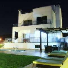 Отель Blue Coral Beach Villas бассейн
