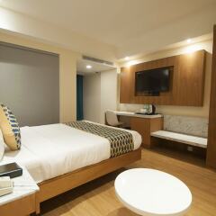 The Orion Plaza Hotel & Banquet сейф в номере