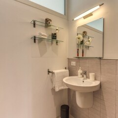 Отель M&L Apartment - case vacanze a Roma Италия, Рим - 1 отзыв об отеле, цены и фото номеров - забронировать отель M&L Apartment - case vacanze a Roma онлайн ванная