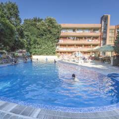 Kamchia Park Hotel бассейн