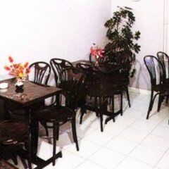 Отель Hipotel Paris Belleville Pyrenees Париж питание