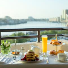 Отель Radisson Blu Deira Creek Дубай в номере
