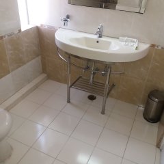 Hotel Kings Corner in Jaipur, India from 68$, photos, reviews - zenhotels.com bathroom