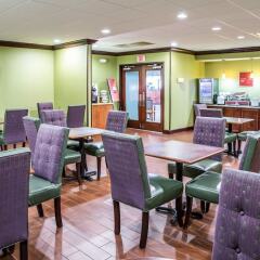 Отель Comfort Inn On the Ocean питание