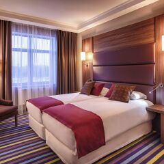 Гостиница Mercure Lipetsk Center в Липецке 9 отзывов об отеле, цены и фото номеров - забронировать гостиницу Mercure Lipetsk Center онлайн Липецк комната для гостей фото 2