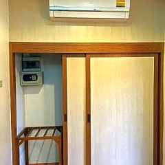 Отель Tonsai Bay Resort сейф в номере