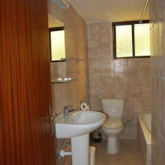 Nicos & Olympia Apartments in Poli Crysochous, Cyprus from 50$, photos, reviews - zenhotels.com bathroom photo 2