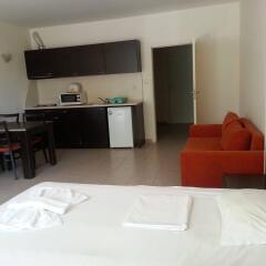 Апартаменты Menada Forum Apartments Солнечный берег в номере фото 2