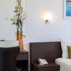 Апартаменты Costantiana Beach Hotel Apartments Кипр, Ларнака - 6 отзывов об отеле, цены и фото номеров - забронировать отель Costantiana Beach Hotel Apartments онлайн комната для гостей