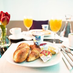 Отель iQ130 Guesthouse в номере фото 2
