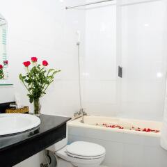 Отель Lucky Hotel Вьетнам, Нячанг - отзывы, цены и фото номеров - забронировать отель Lucky Hotel онлайн ванная фото 2