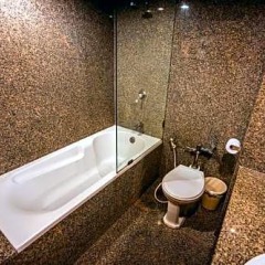 Отель White Palace Bangkok ванная