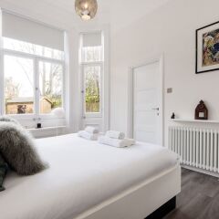 Отель Luxurious Hampstead Home with Gorgeous Garden комната для гостей фото 5